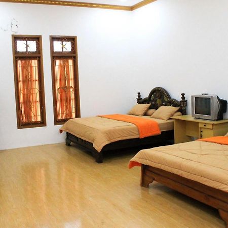 Villa Bukit Berkat Богор Экстерьер фото