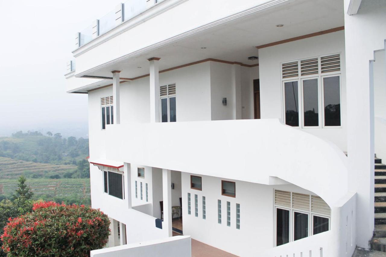 Villa Bukit Berkat Богор Экстерьер фото
