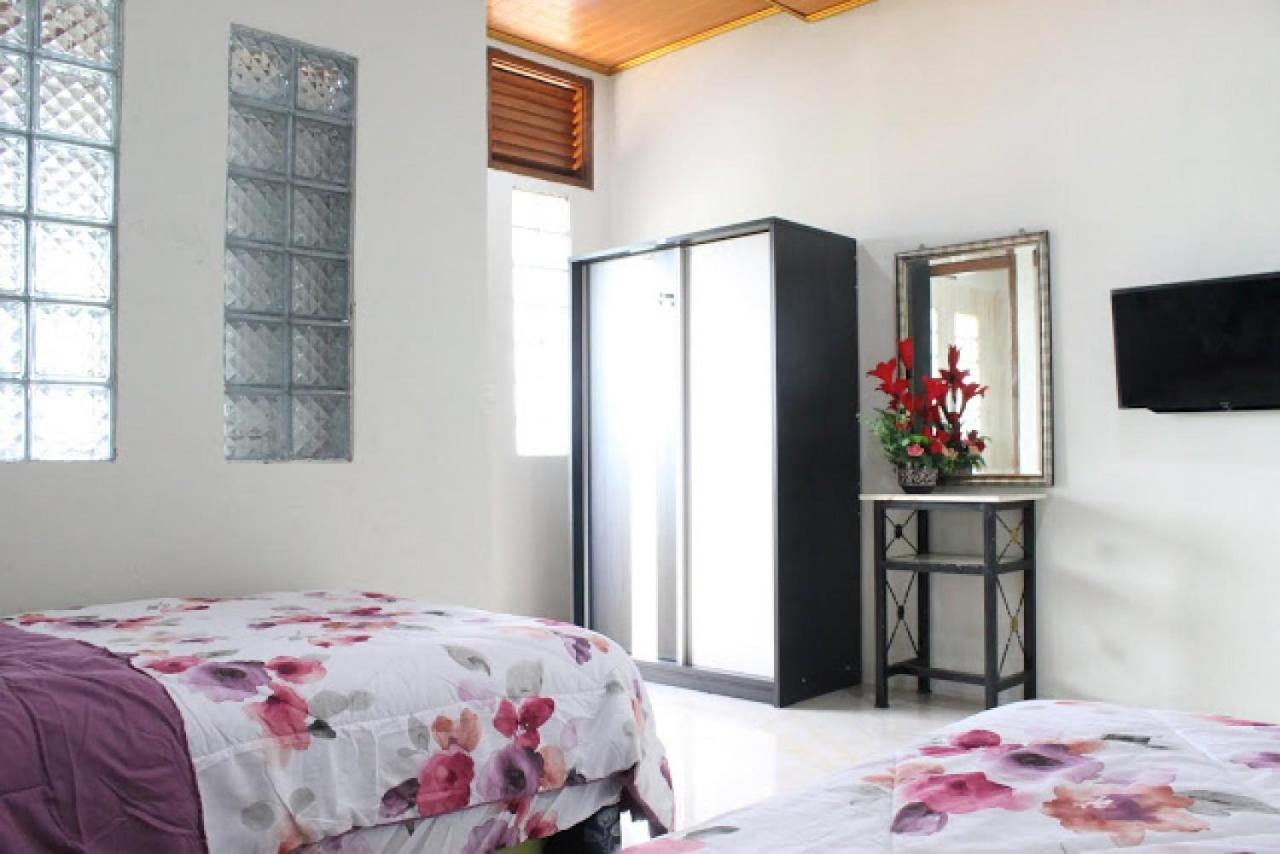 Villa Bukit Berkat Богор Экстерьер фото